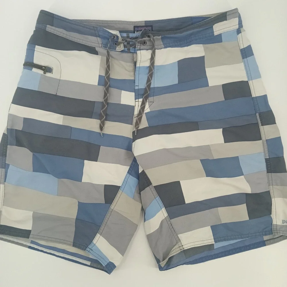 Patagonia Mens Board Shorts Blue Grey Geometric Block Print Swim Trunks Size 33